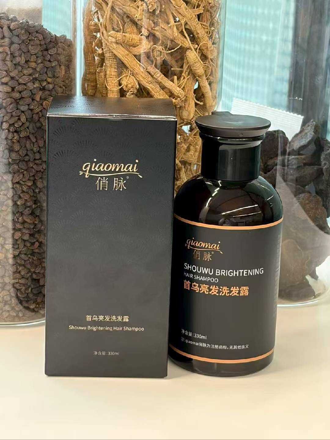 首乌亮发洗发露